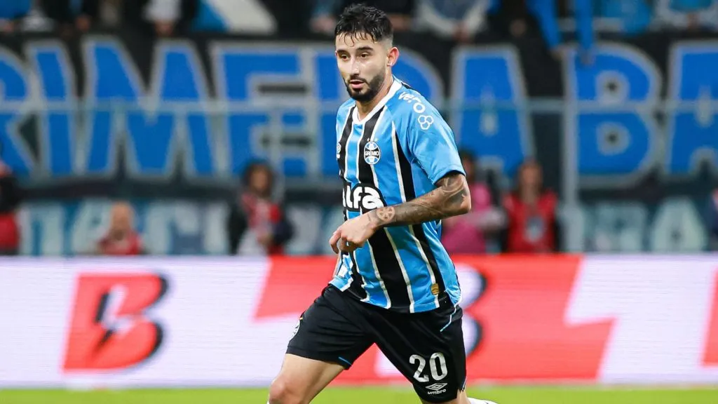 RS – PORTO ALEGRE – 20/05/2025 – COPA DO BRASIL 2025, GREMIO X CSA – Mathias Villasanti jogador do Gremio durante partida contra o CSA no estadio Arena do Gremio pelo campeonato Copa Do Brasil 2025. Foto: Maxi Franzoi/AGIF