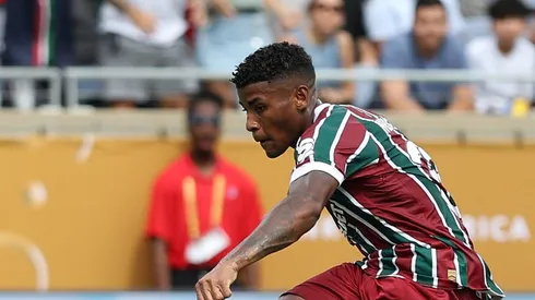 Hércules com a camisa 35 do Flu durante jogo do Mundial.