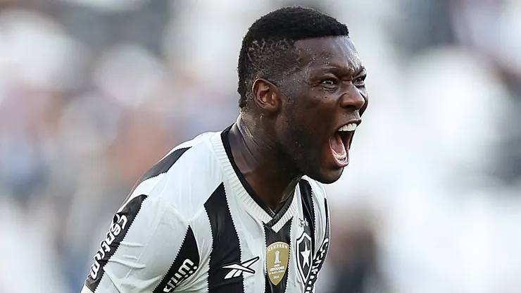 Patrick de Paula é um dos primeiros na 'barca' do Botafogo para o meio do ano