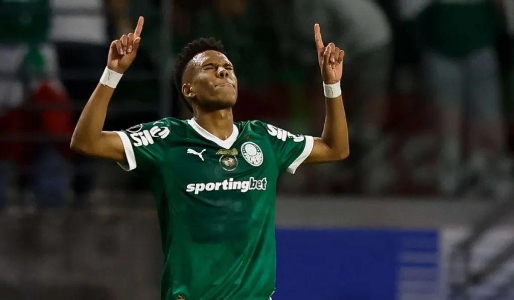 Estevão marca pelo Palmeiras contra o Chelsea. Foto: Getty Images