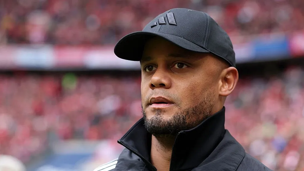 Kompany concedeu entrevista antes do jogo contra o PSG-FRA. Foto: Alexander Hassenstein/Getty Images.