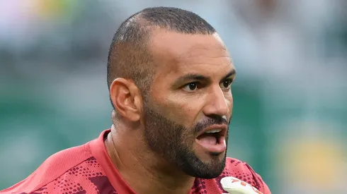 Weverton durante duelo contra o FC Porto-POR