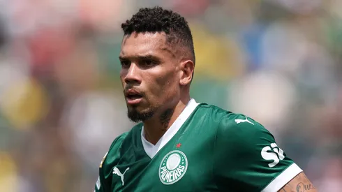 Paulinho em ação pelo Palmeiras - Photo by Francois Nel/Getty Images