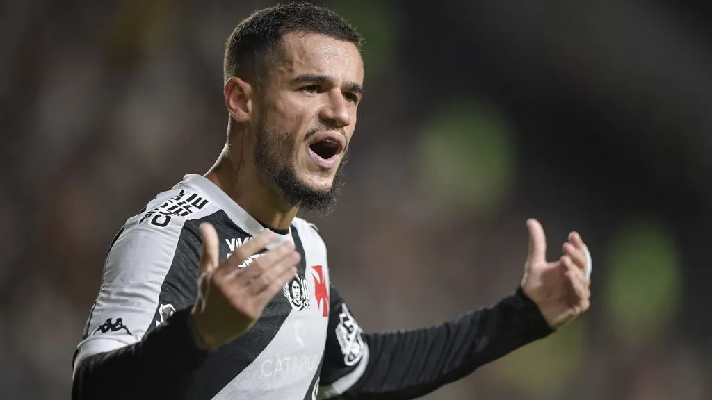 Coutinho renovou com o Vasco até junho de 2026 – Foto: Thiago Ribeiro/AGIF