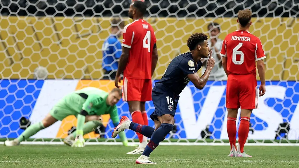 Doué celebra seu gol marcado contra o Bayern de Munique-ALE. Foto: Alex Grimm/Getty Images.