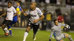 Emerson Sheik no momento do gol durante a finalíssima da Libertadores 2012 (Daniel Augusto Jr. / Ag. Corinthians)
