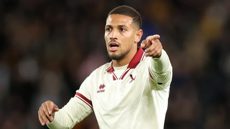 HULL, ENGLAND - SEPTEMBER 13: Vinicius Souza of Sheffield United reacts during the Sky Bet Championship match between Hull City AFC and Sheffield United FC at MKM Stadium on September 13, 2024 in Hull, England. (Photo by George Wood/Getty Images)