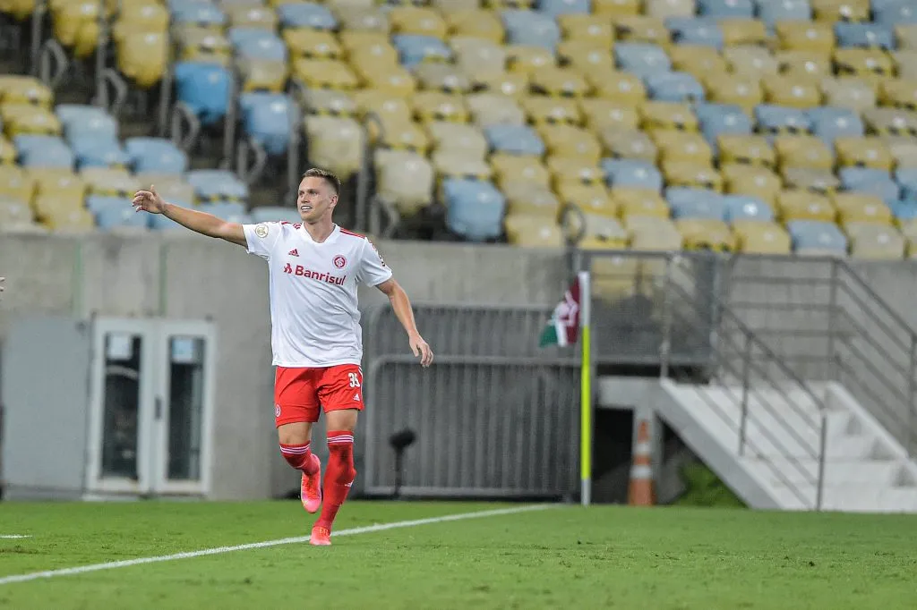 RJ – Rio de Janeiro – 23/04/2022 – BRASILEIRO A 2022, FLUMINENSE X INTERNACIONAL – Alexandre Alemao jogador do Internacional comemora seu gol durante partida contra o Fluminense no estadio Maracana pelo campeonato Brasileiro A 2022. Foto: Thiago Ribeiro/AGIF