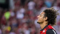 William Arão do Flamengo comemora seu gol durante partida contra a Chapecoense no estadio Ilha do Urubu pelas oitavas de final Copa Sul-Americana 2017. Foto: Fernando Soutello/AGIF
