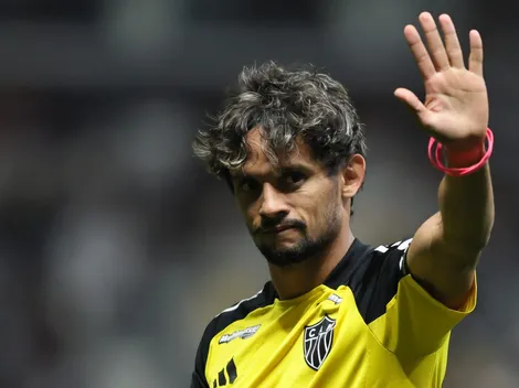 Scarpa 'vira alvo' da torcida mesmo após gols em jogo-treino