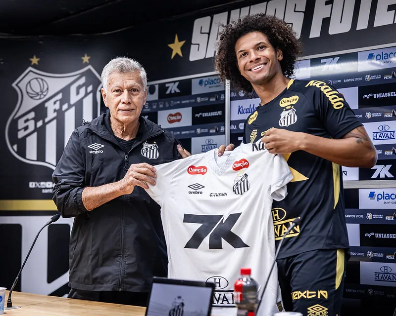 Arão durante sua apresentação no Santos. Foto: Raul Baretta/Santos FC