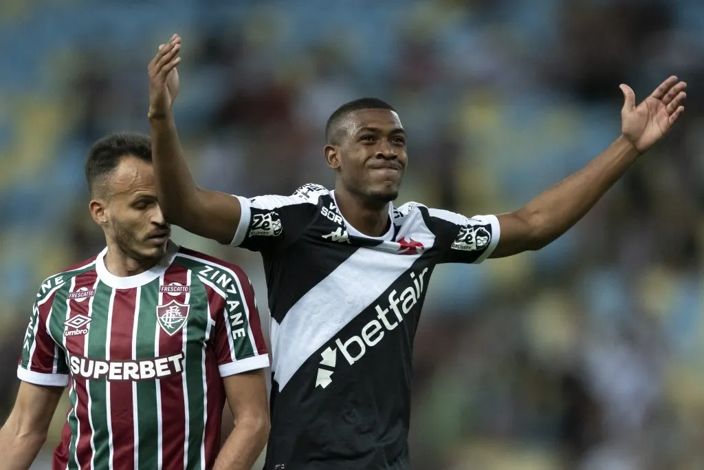 Rayan vem sendo um nome importante no trio de ataque de Diniz no Vasco. Foto: Jorge Rodrigues/AGIF