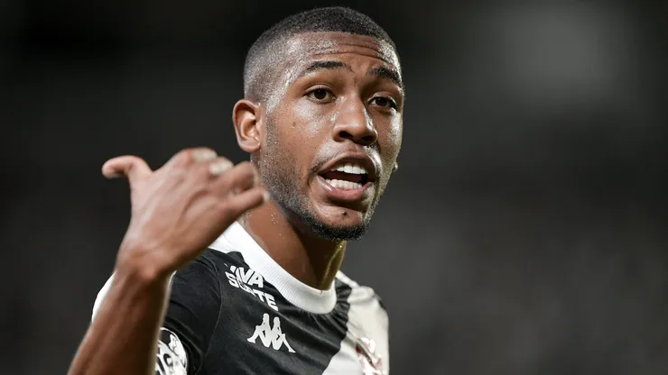 Jornalista revela que o Vasco "não conversa" com a Roma pelos valores que estão sendo especulados pela imprensa italiana.
