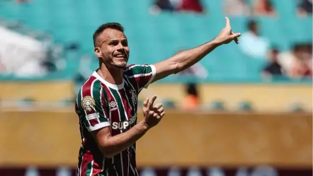 Renê orientando os companheiros em partida pelo Super Mundial – Foto: Lucas Merçon/Fluminense FC