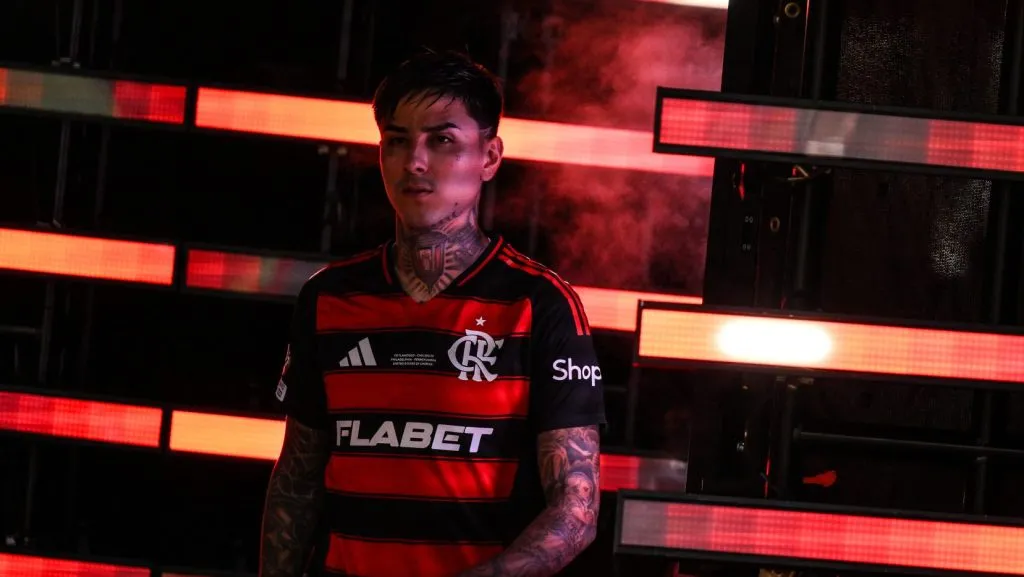 Erick Pulgar durante entrada em jogo do Mundial de Clubes. (Photo by David Ramos/Getty Images)