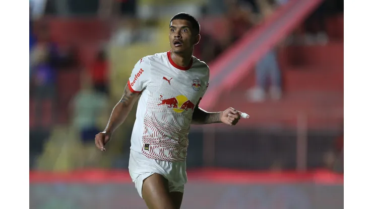 Bragantino pode ter reforço de Lucas Barbosa contra o Corinthians. Foto: Marlon Costa/AGIF