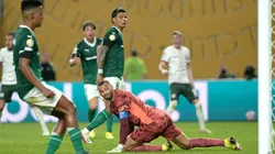 Weverton lamentando o gol do Chelsea (Foto: Reprodução/AFP)