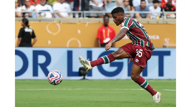 Momento em que Hércules marca pelo Fluminense. Photo by Buda Mendes/Getty Images