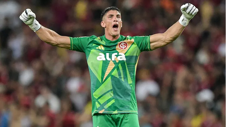 Mauricio Saraiva aposta em Rochet como o goleiro titular do Internacional