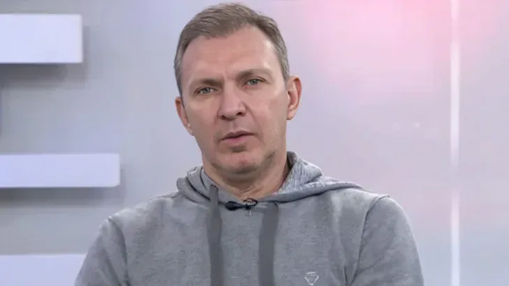 Ex-goleiro e comentarista Velloso, detonou falha de Weverton. (Reprodução/Band)