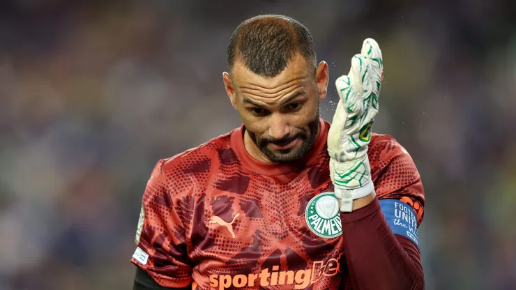 Velloso diz que Weverton falhou tecnicamente em gol que eliminou o Palmeiras do Mundial (Photo by Luke Hales/Getty Images)