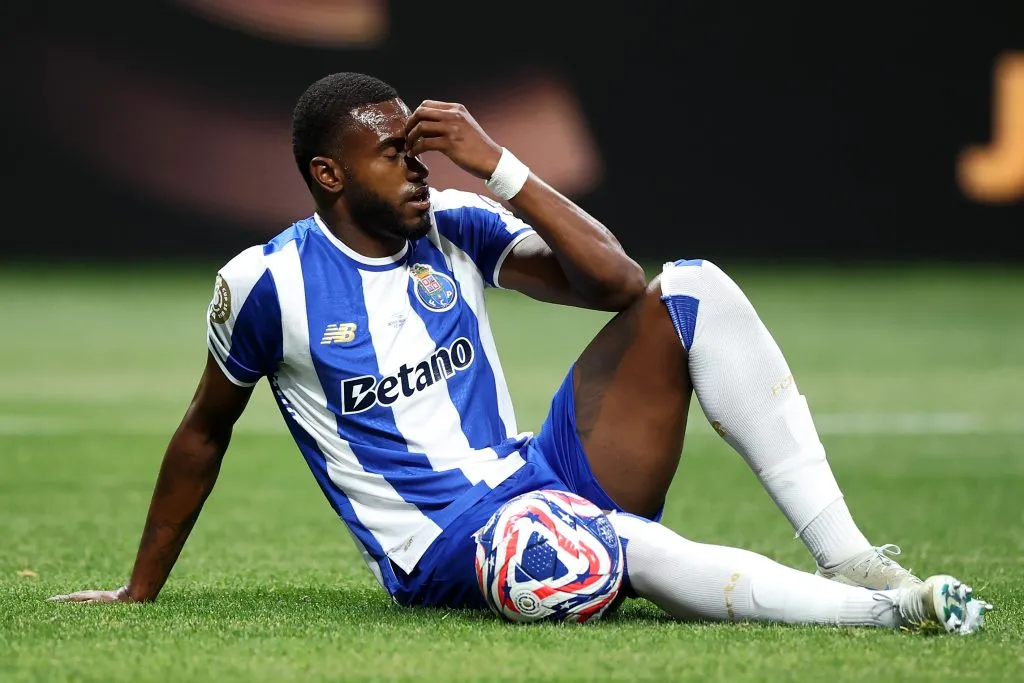 ATLANTA, GEORGIA – JUNE 19: Otavio #4 of FC Porto looks dejected after the teams 2-1 defeat in the FIFA Club World Cup 2025 group A match between Internacional CF Miami and FC Porto at Mercedes-Benz Stadium on June 19, 2025 in Atlanta, Georgia. (Photo by Alex Grimm/Getty Images)