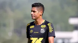 Aderlan mira vaga entre os titulares no Santos. Foto: Mauricio De Souza/AGIF