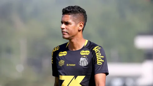 Aderlan mira vaga entre os titulares no Santos. Foto: Mauricio De Souza/AGIF