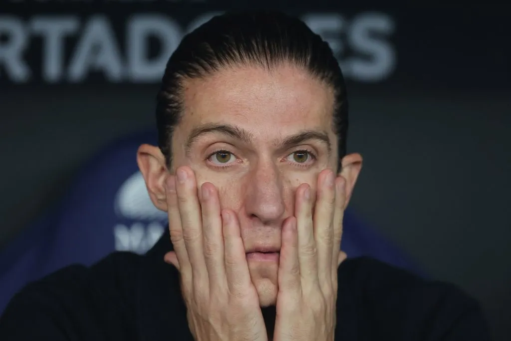 Filipe Luís vê diretoria monitorar situação de Jorge Jesus – Foto: Wagner Meier/Getty Images