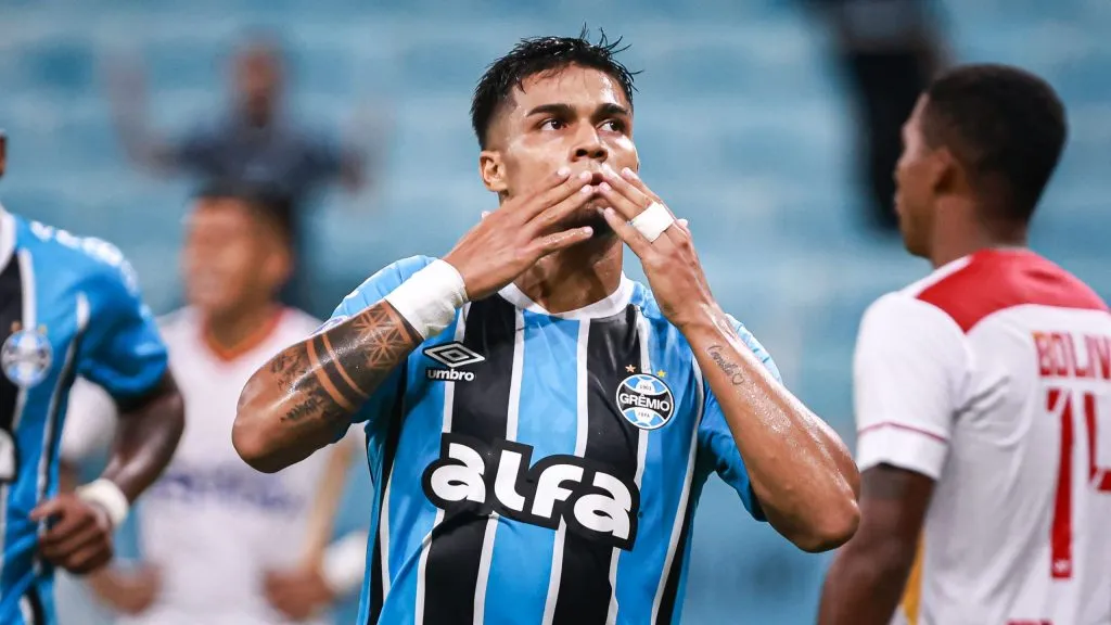 Arezo pelo Grêmio. Foto: Maxi Franzoi/AGIF