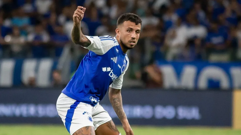 Matheus Henrique no Cruzeiro. Foto: Fernando Moreno/AGIF