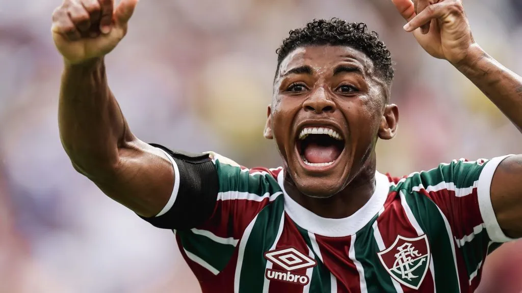 Hércules comemorando gol. Foto: Lucas Merçon/FFC