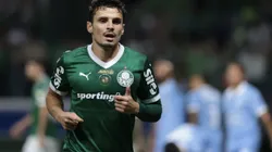 SP - SAO PAULO - 28/05/2025 - COPA LIBERTADORES 2025, PALMEIRAS X SPORTING CRISTAL - Raphael Veiga jogador do Palmeiras durante partida contra o Sporting Cristal no estadio Arena Allianz Parque pelo campeonato Copa Libertadores 2025. Foto: Marcello Zambrana/AGIF