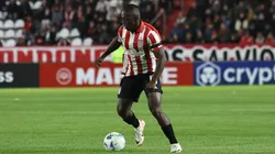 Edwuin Cetre pelo Estudiantes em partida da Libertadores. Foto: Néstor J. Beremblum / Alamy Stock Photo