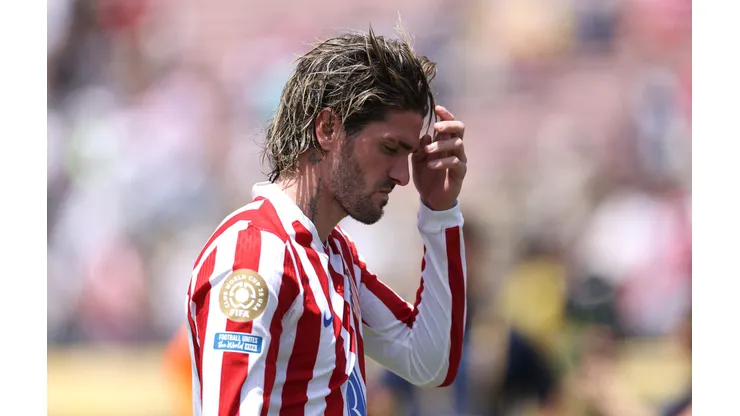 PASADENA, CALIFORNIA - JUNE 23: Rodrigo De Paul of Atletico De Madrid looks dejected after the team's defeat during the FIFA Club World Cup 2025 group B match between Club Atletico de Madrid and Botafogo FR at Rose Bowl Stadium on June 23, 2025 in Pasadena, California. (Photo by Stu Forster/Getty Images)