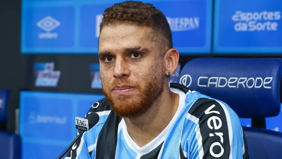 Torcida perde a paciência com Cuéllar e sugere saída de jogador que ainda não se recuperou de lesão (Imagem: Lucas Uebel/Gremio)