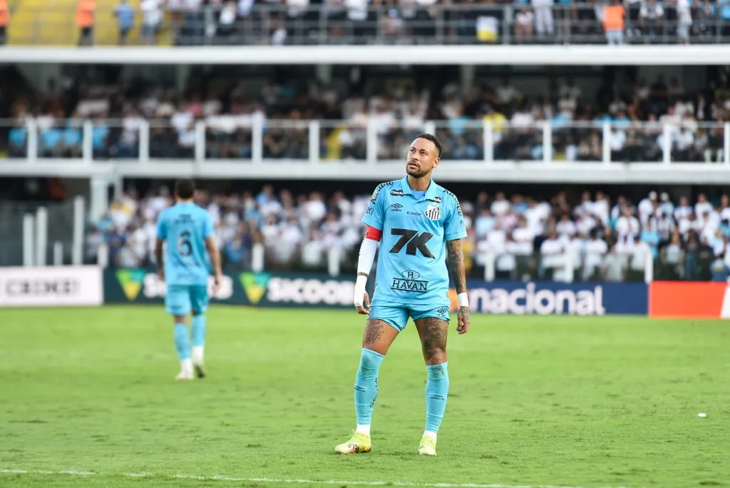 SP – SANTOS – 01/06/2025 – BRASILEIRO A 2025, SANTOS X BOTAFOGO – Neymar, durante partida contra o Botafogo no estadio Vila Belmiro pelo campeonato Brasileiro A 2025. Foto: Jota Erre/AGIF
