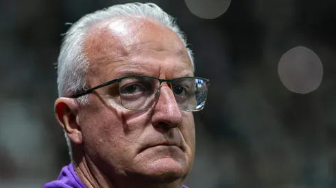 Dorival Jr autorizou pedido da direção e afastou jogador dos treinos no CT