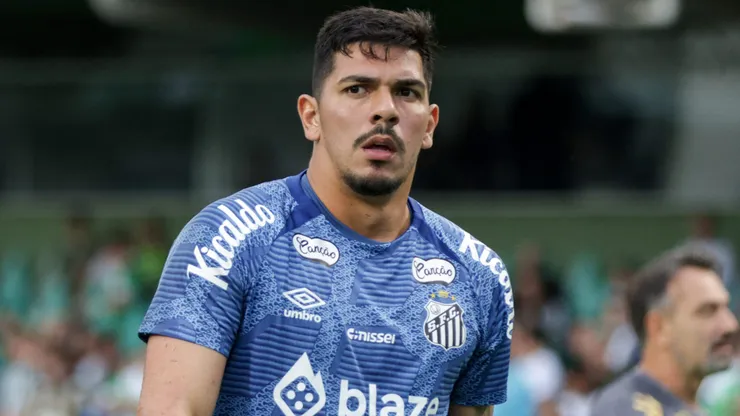 João Paulo avalia seu futuro na Vila