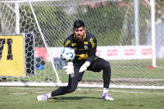 SP – SANTOS – 07/05/2025 – SANTOS, TREINO – joao paulo jogador do Santos durante treino no Centro de Treinamento CT Rei Pele. Foto: Mauricio De Souza/AGIF