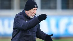 Mano Menezes abriu o jogo sobre contratação para a zaga