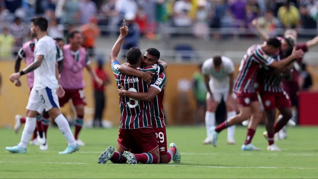 Jogadores comemorando classificação em Fluminense x Al-Hilal. (Photo by Megan Briggs/Getty Images)