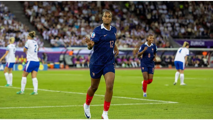 Marie-Antoinette Katoto comemora gol marcado pela França. Foto: Sipa US / Alamy Stock Photo
