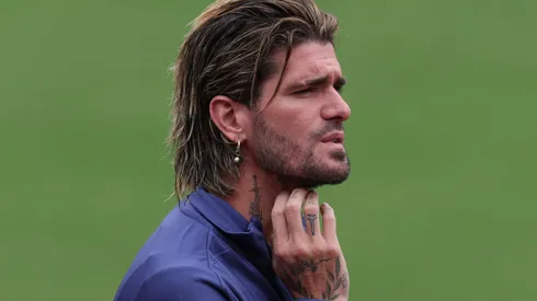 LOS ANGELES, CALIFORNIA - JUNE 14: Rodrigo De Paul of Atletico de Madrid reacts during the Training/Press Conference ahead of their FIFA Club World Cup 2025 match between Paris Saint-Germain and Atletico de Madrid at Los Angeles Memorial Coliseum on June 14, 2025 in Los Angeles, California. (Photo by Stu Forster/Getty Images)
