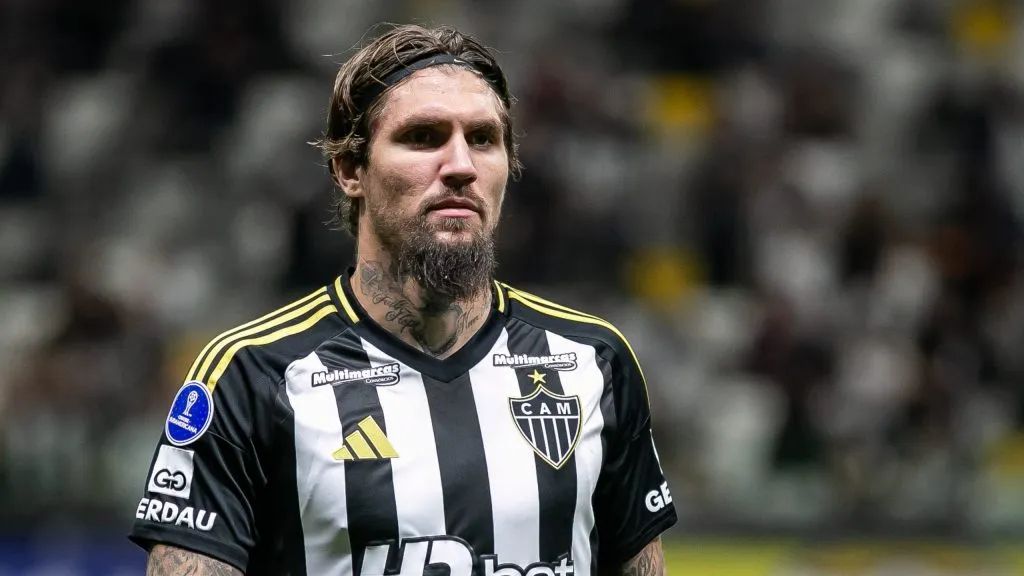 Lyanco foi um dos modelos na apresentação das novas peças. Foto: Fernando Moreno/AGIF.