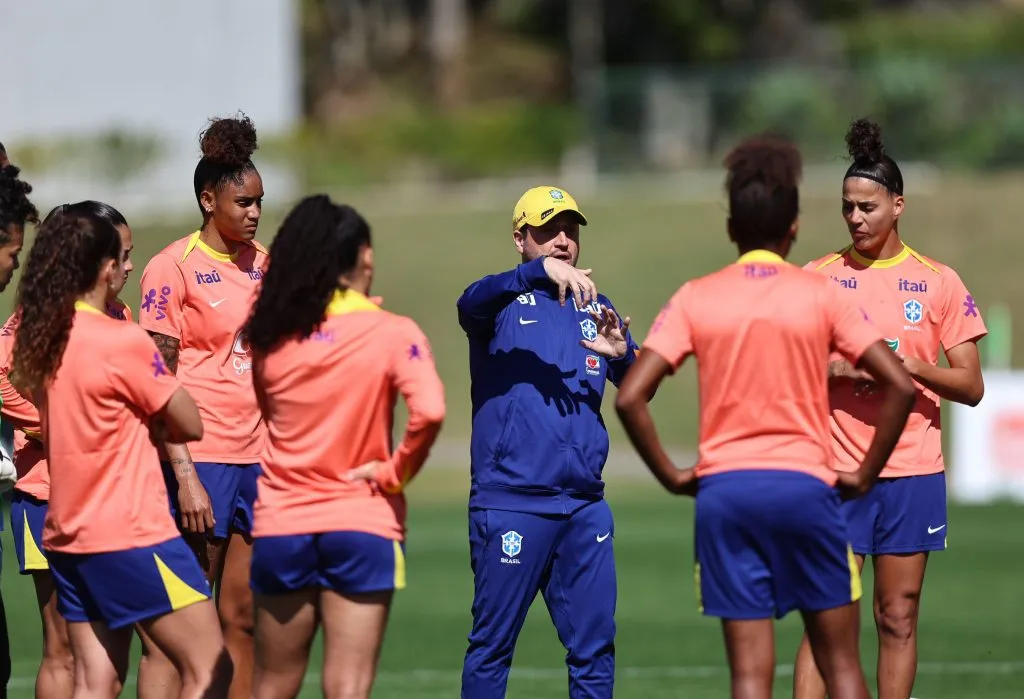 Últimos ajustes de Arthur Elias para a Copa América. Foto: Lívia Villas Boas/CBF