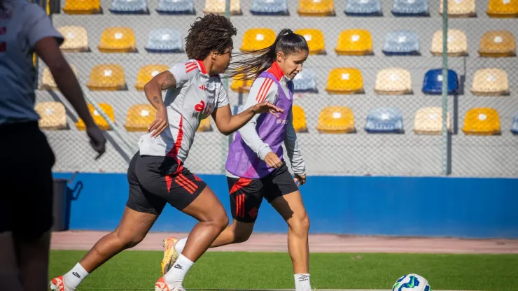 Internacional treina para o segundo semestre do futebol feminino - Foto: Lara Vantzen/Internacional