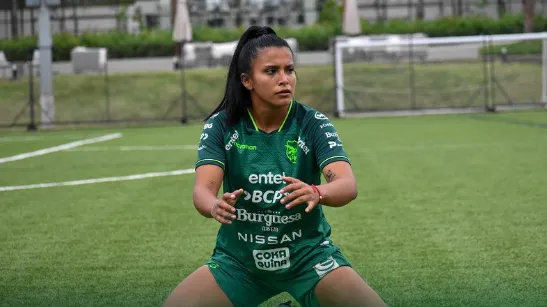 Jogadora do time feminino da Bolívia