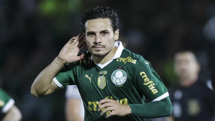Camisa 23 comemora gol diante do Atlético-MG. Photo by Alexandre Schneider/Getty Images