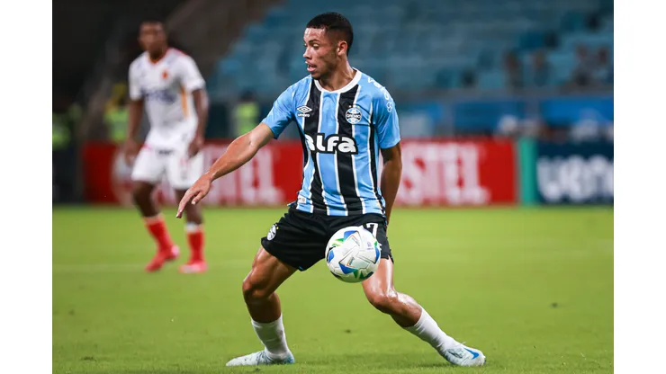 RS - PORTO ALEGRE - 08/04/2025 - COPA SUL-AMERICANA 2025, GREMIO X ATLETICO GRAU - Alysson Edward jogador do Gremio durante partida contra o Atletico Grau no estadio Arena do Gremio pelo campeonato Copa Sul-americana 2025. Foto: Maxi Franzoi/AGIF